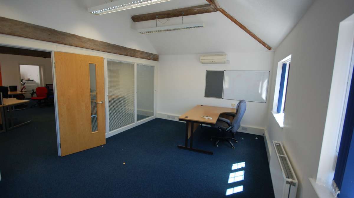 Office in Croft - photo 4