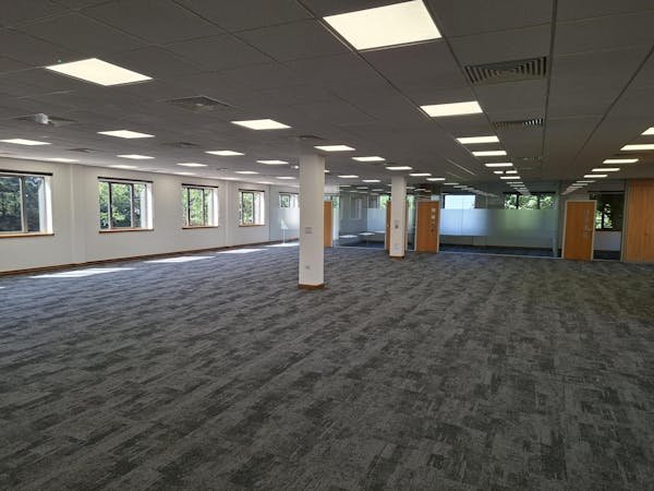 Office in Halesowen - photo 3