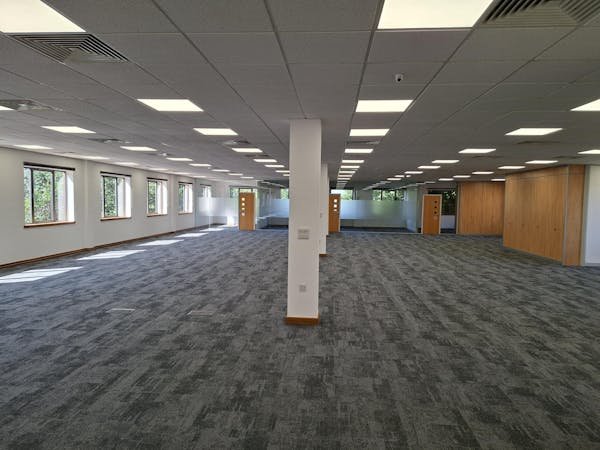 Office in Halesowen - photo 4