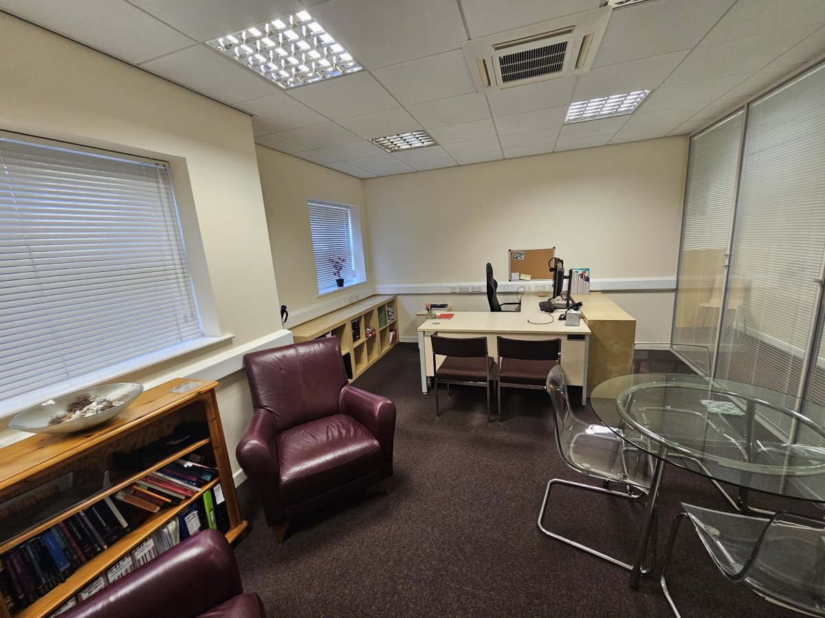 Office in Walderslade - photo 3