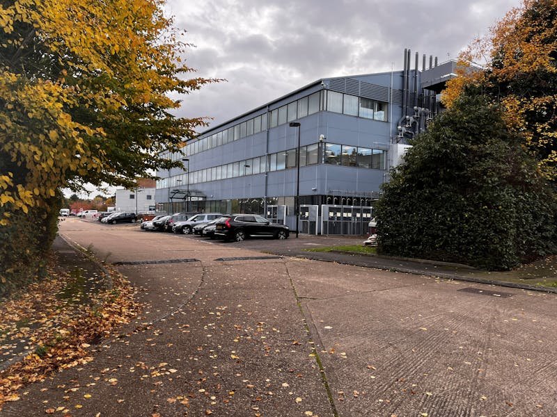 Office in Leatherhead - photo 2