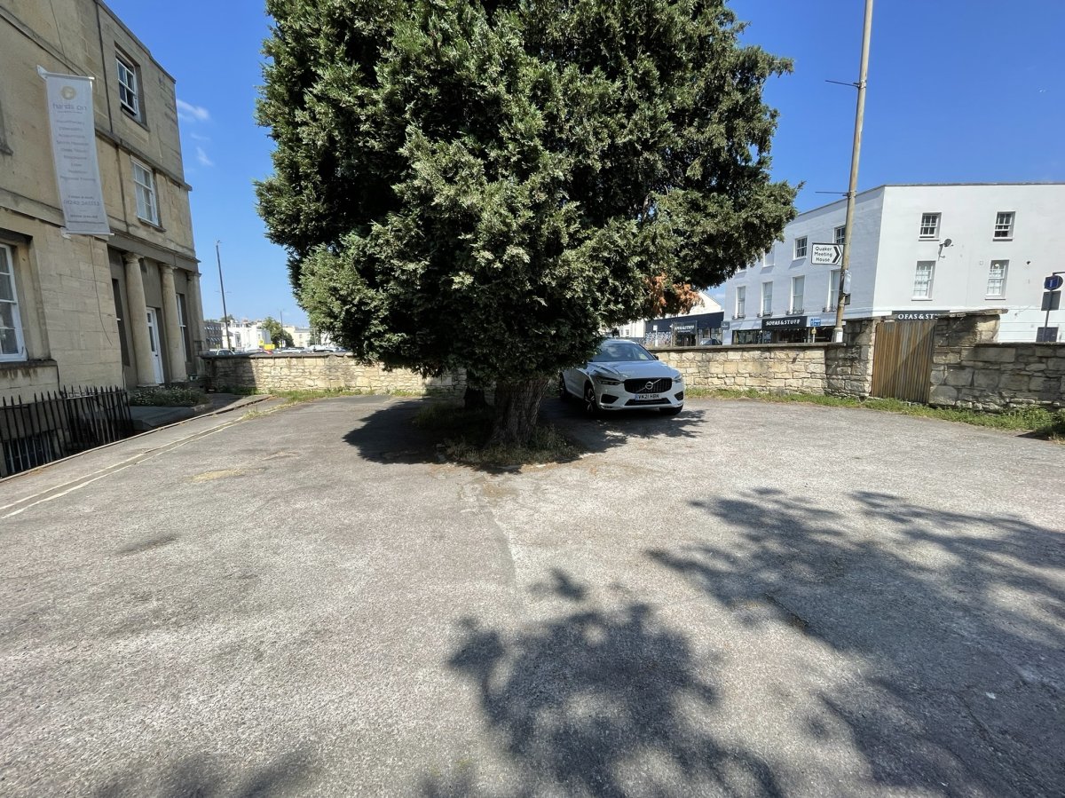 Office in Cheltenham - photo 2