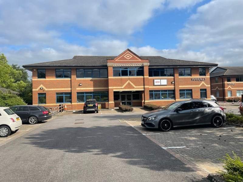 Office in Farnham - photo 3