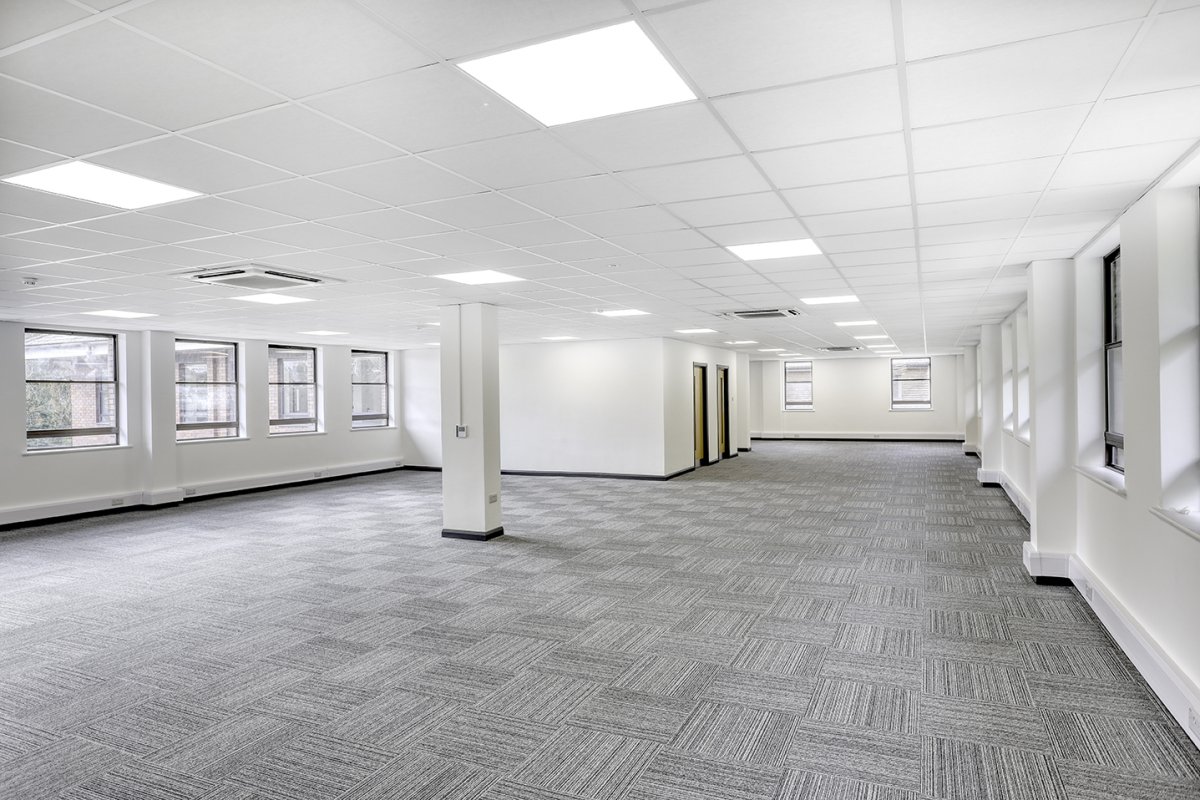 Office in Godalming - photo 2