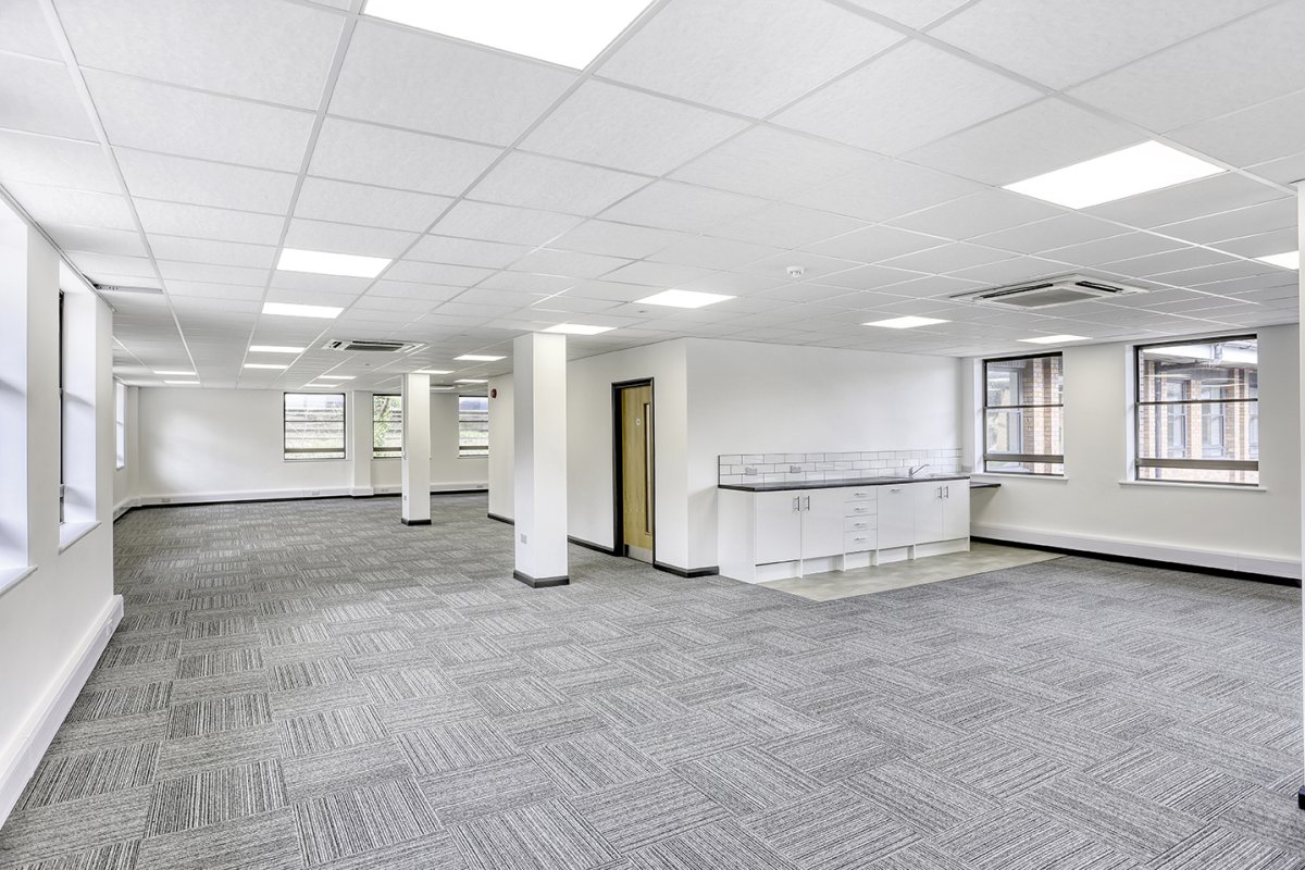 Office in Godalming - photo 3