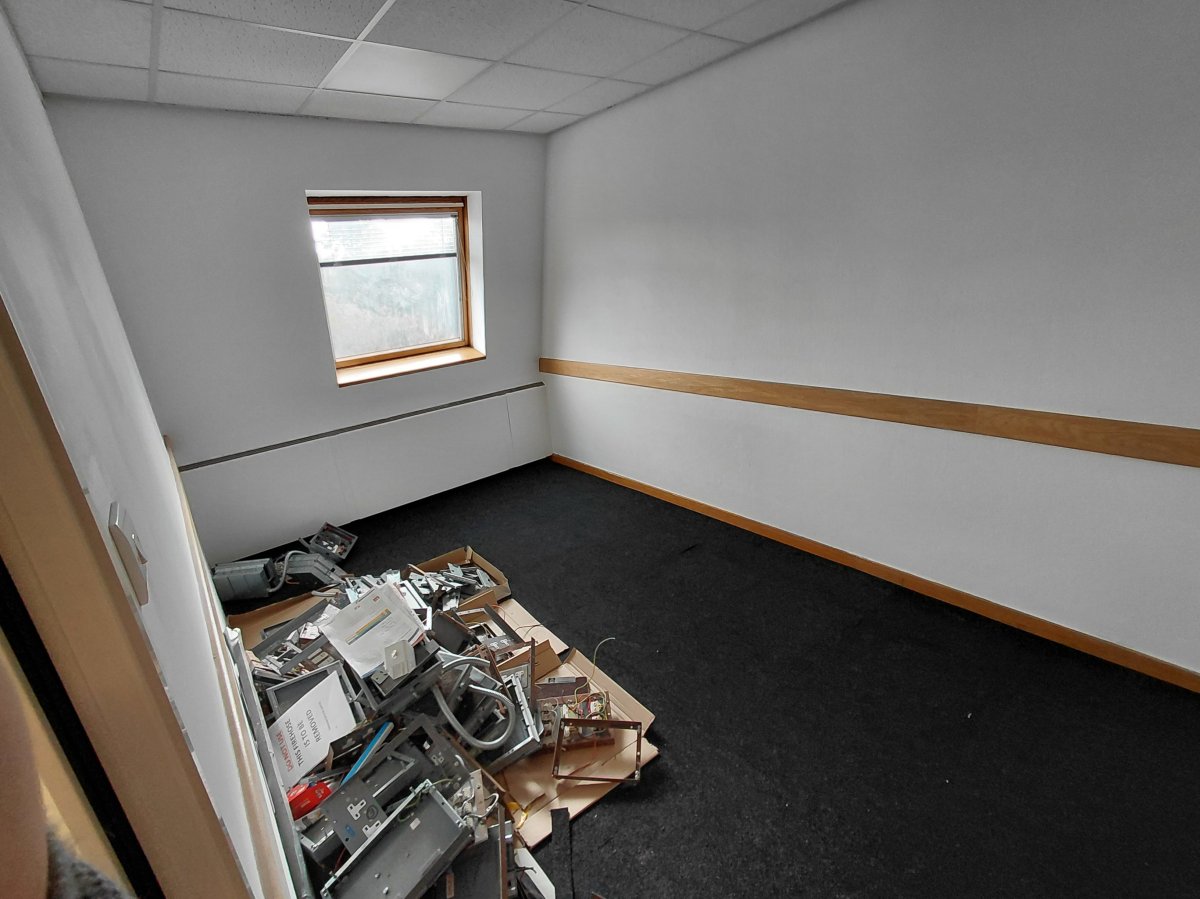 Office in Reigate - photo 3
