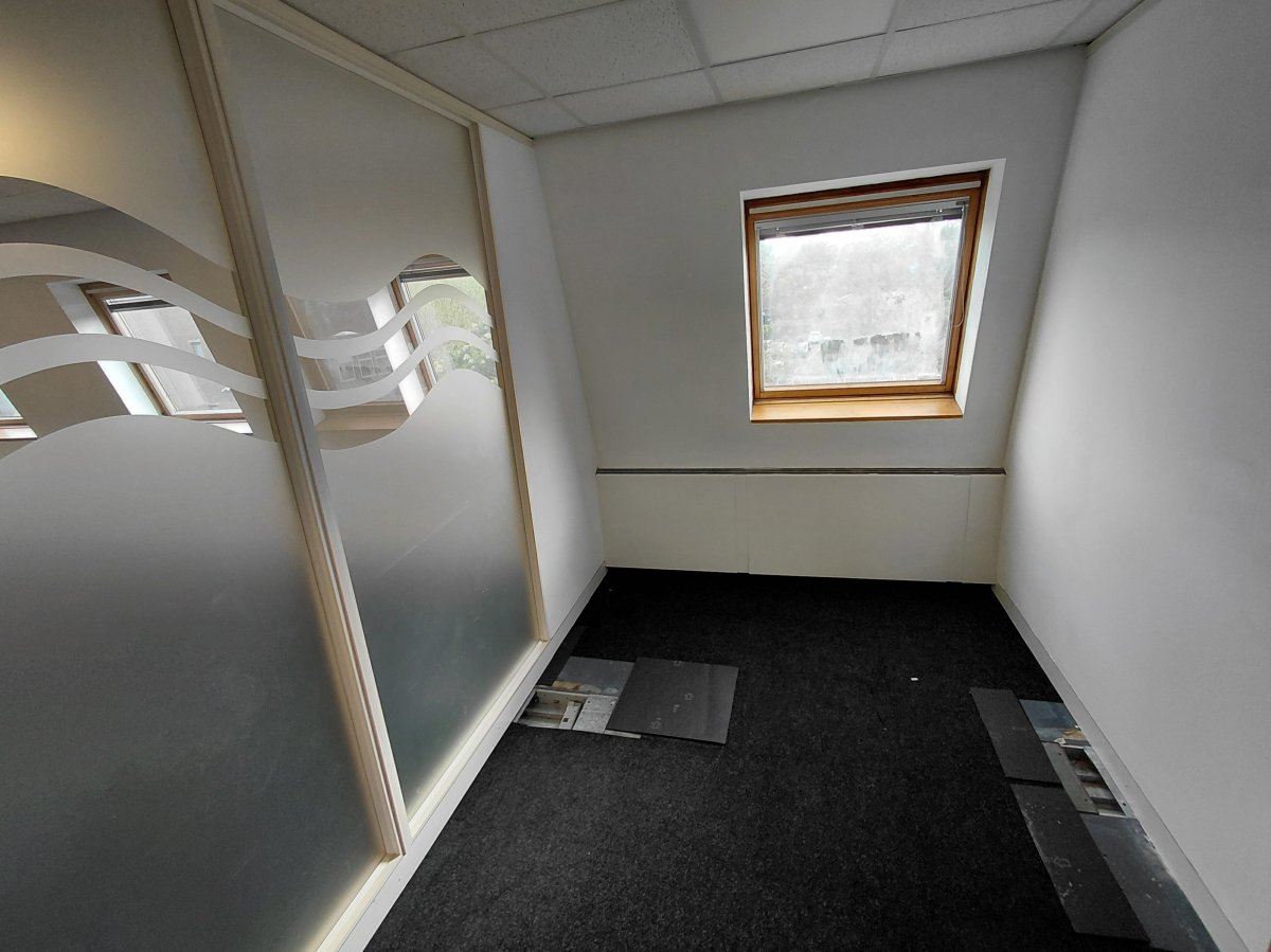 Office in Reigate - photo 4