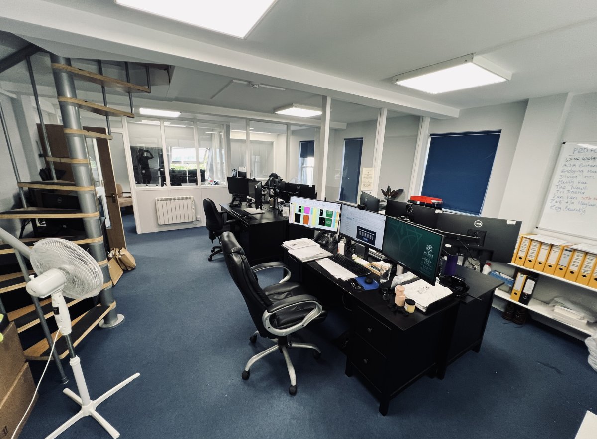 Office in Haydon - photo 3