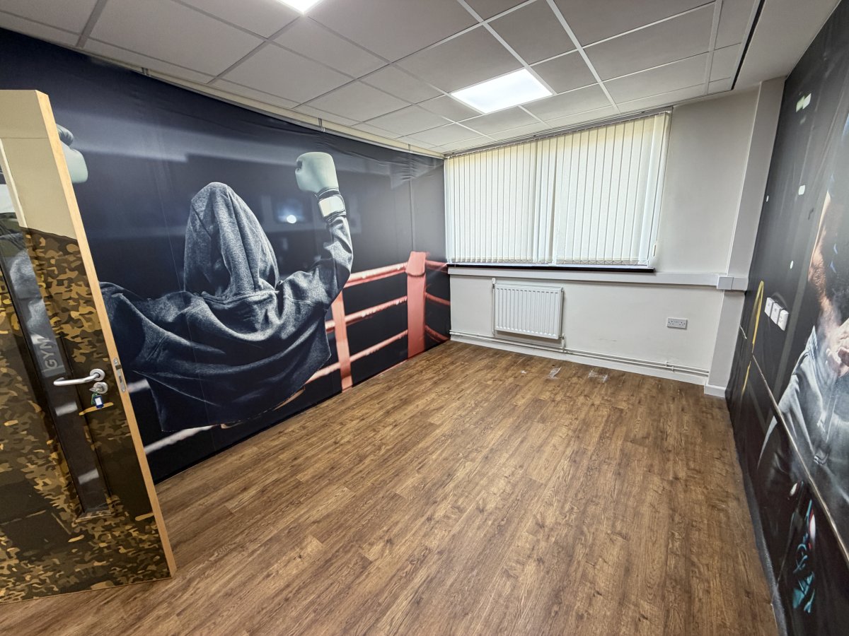 Office in Stockport - photo 3