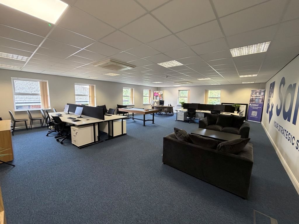 Office in Congleton - photo 3