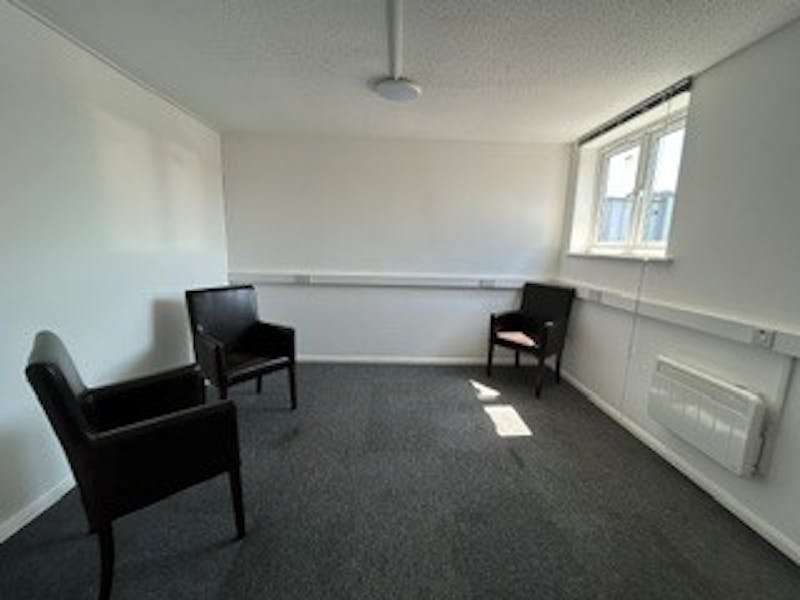 Office in Farnborough - photo 2