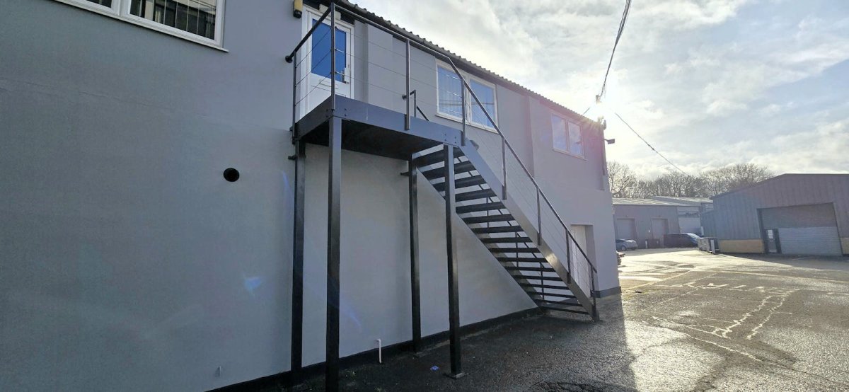 Office in Romford - photo 3