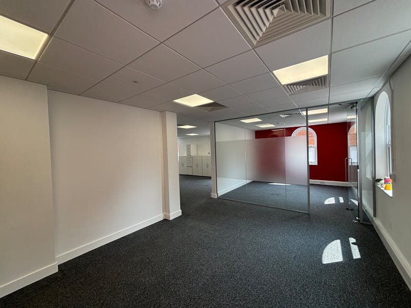 Office in Winchester - photo 4