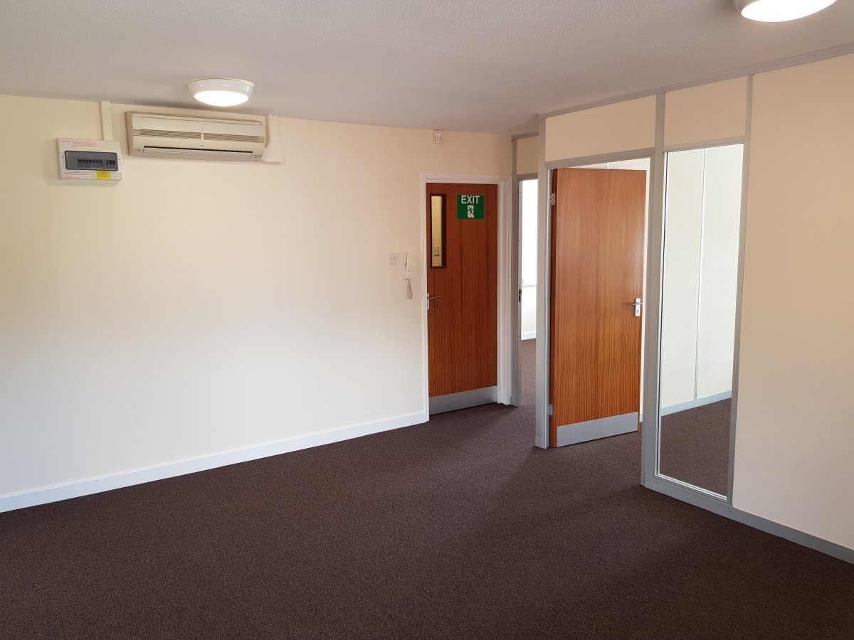 Office in Chatham - photo 4