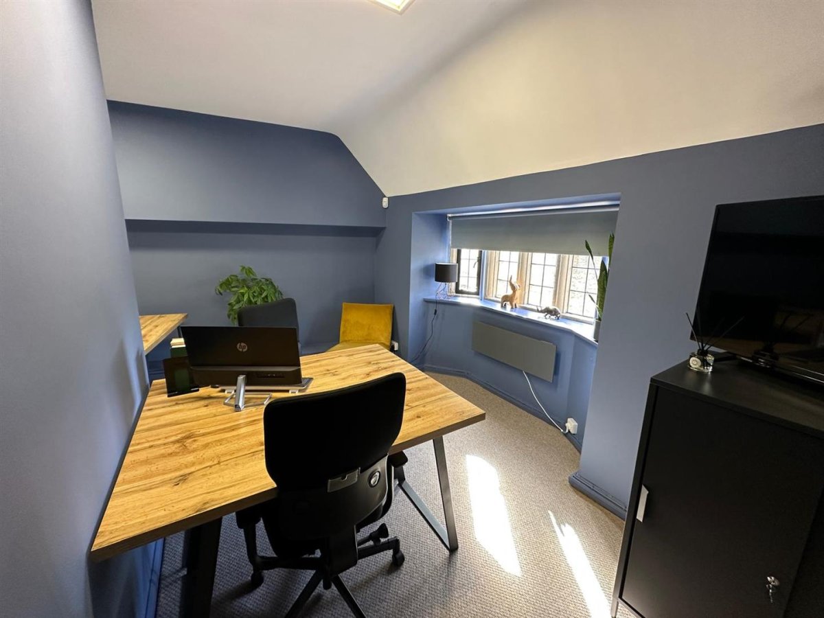 Office in Stamford - photo 2