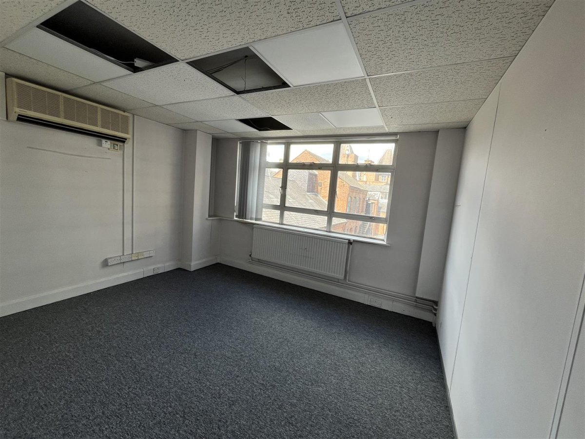Office in Leicester - photo 3