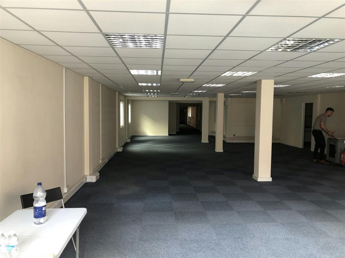 Office in Leicester - photo 3