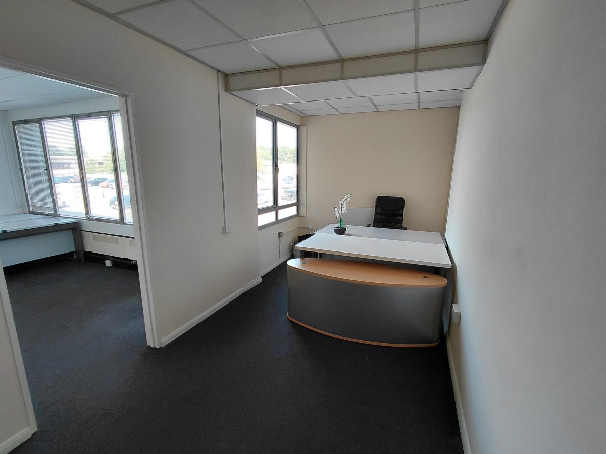 Office in Redhill - photo 4