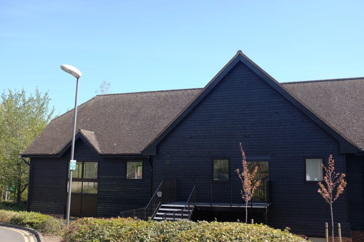 Office in Woking - photo 4