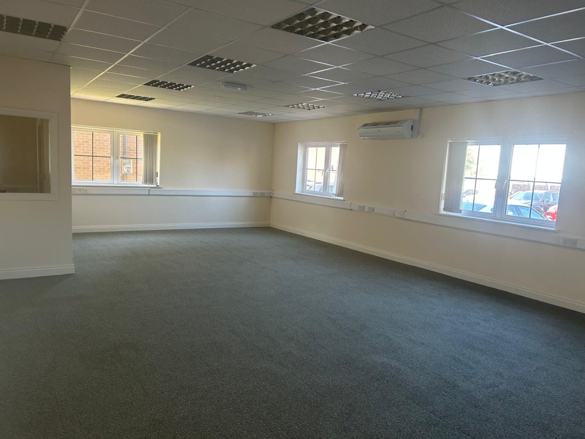 Office in Doncaster - photo 3