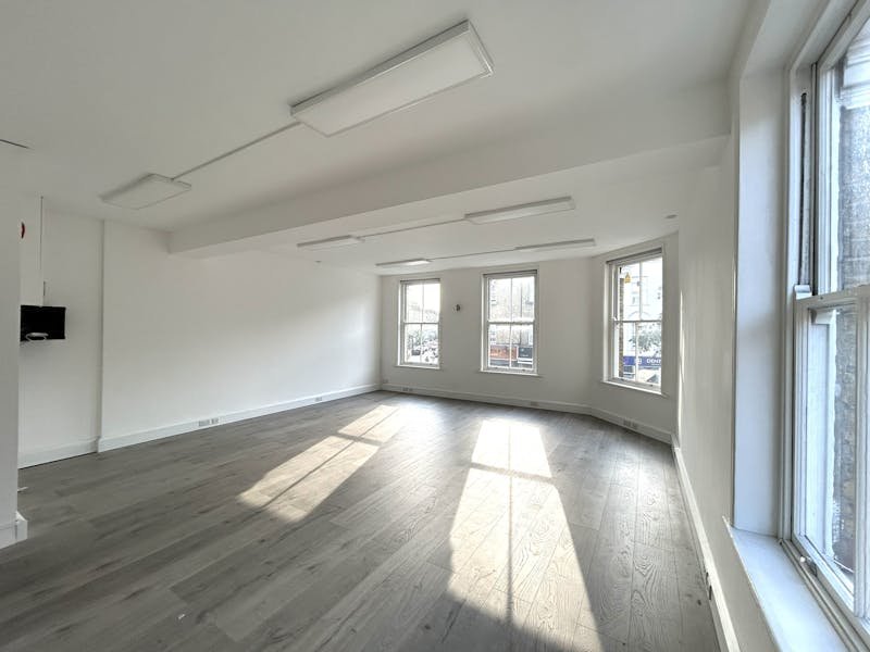 Office in London - photo 3