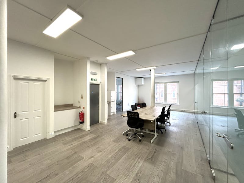 Office in London - photo 2