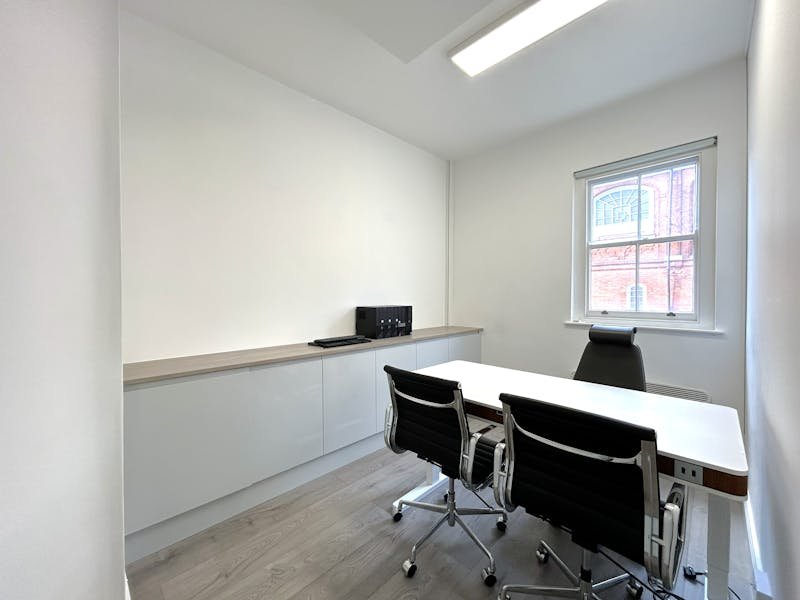 Office in London - photo 3