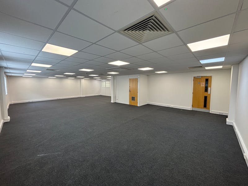 Office in Winchester - photo 3