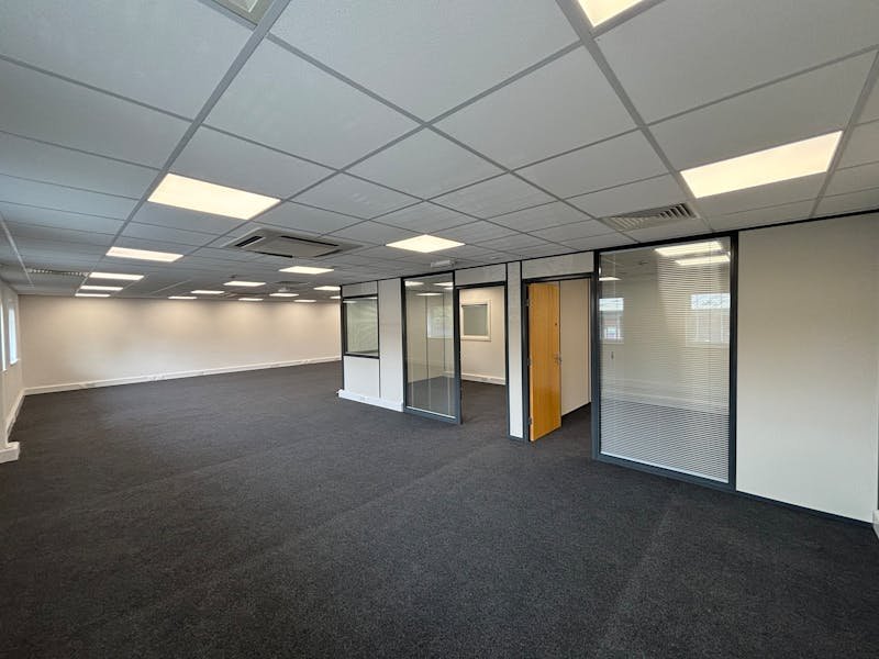 Office in Winchester - photo 4