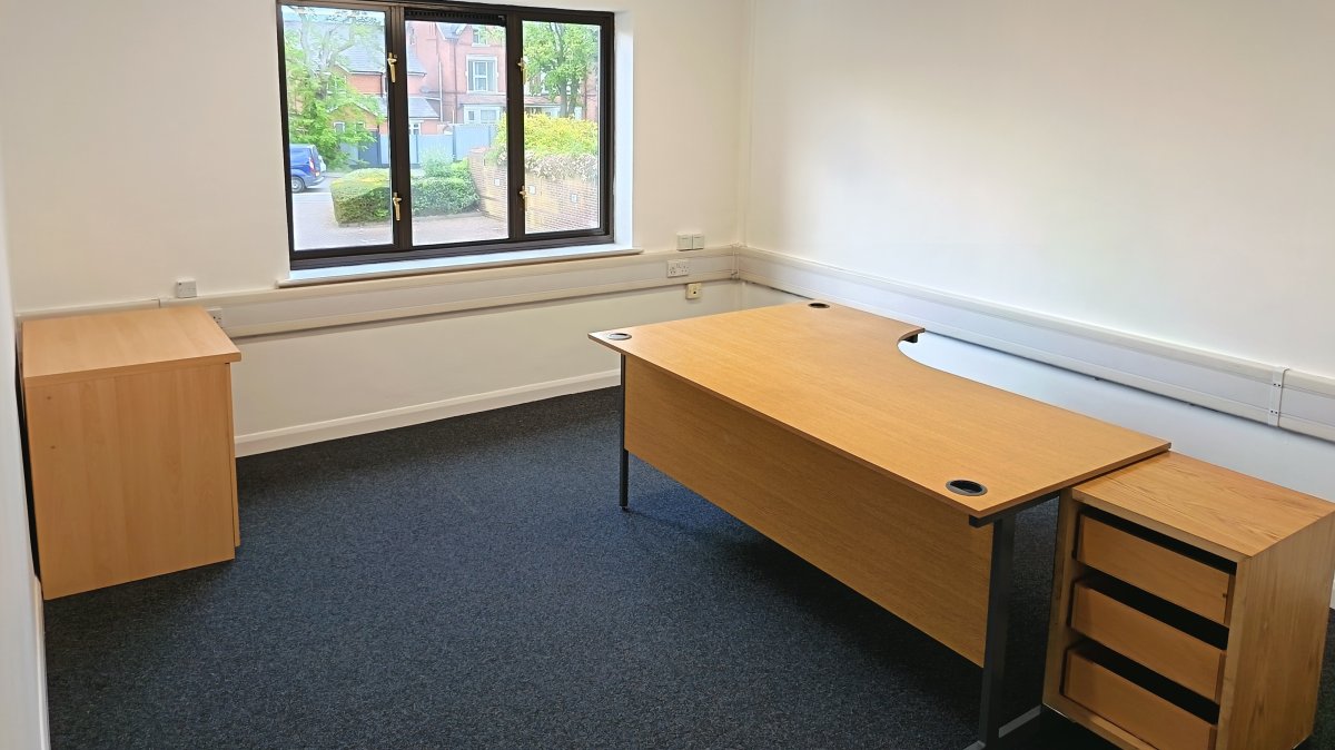 Office in Syston - photo 2