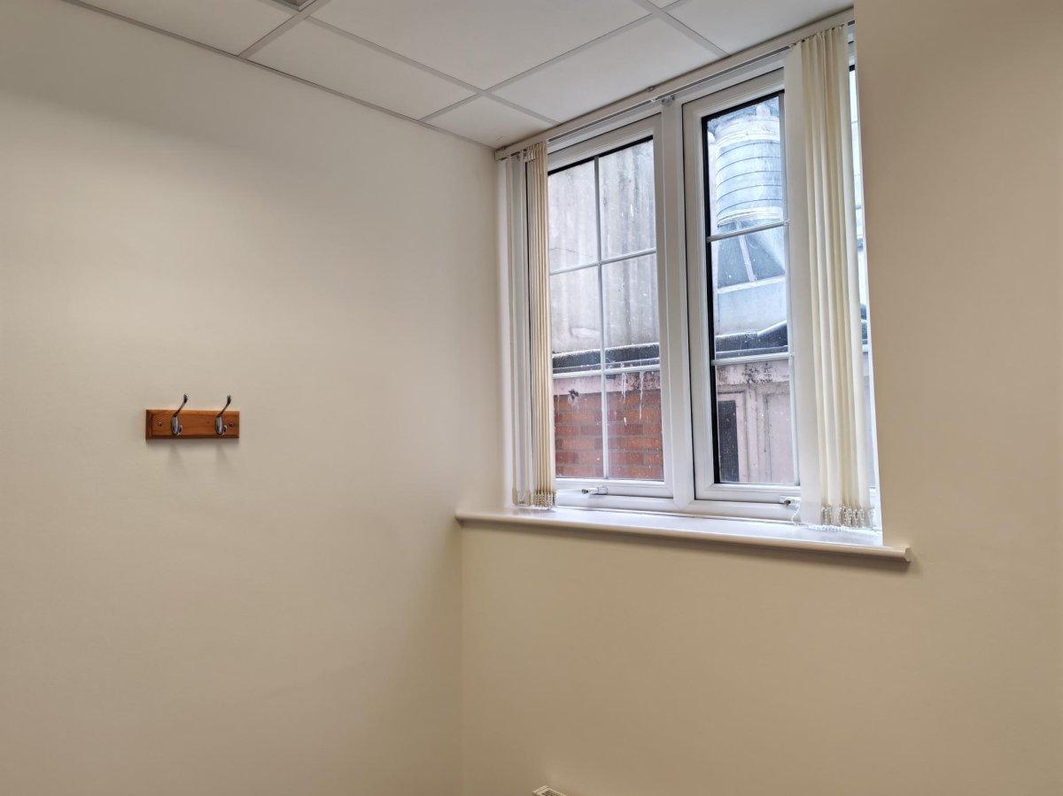 Office in Great Yarmouth - photo 4