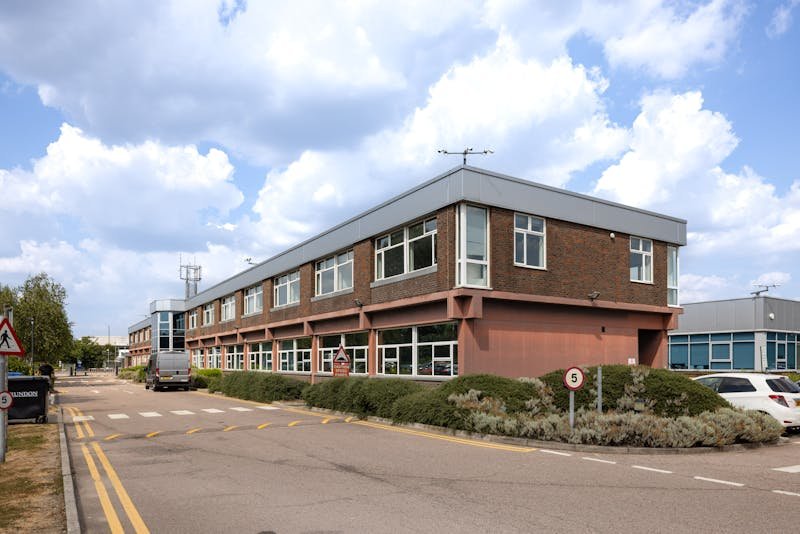 Office in Gatwick - photo 2