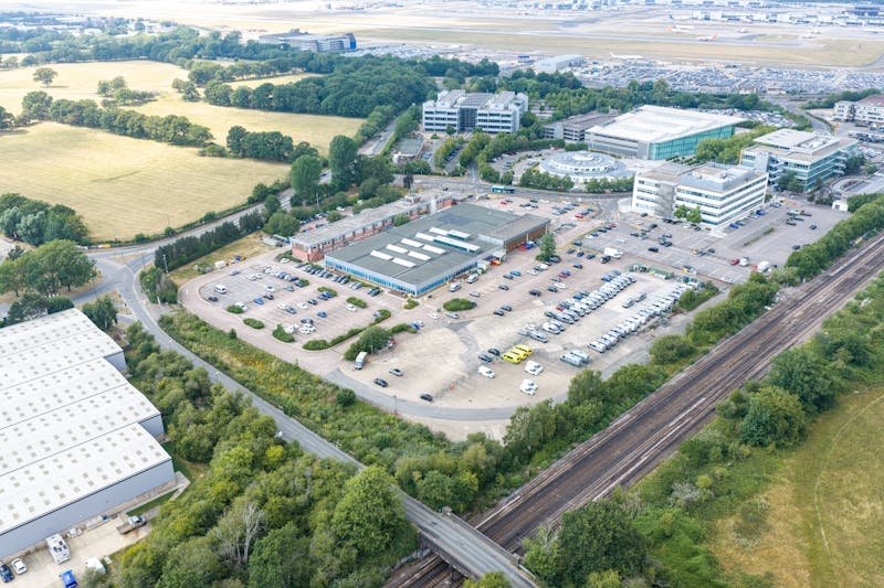 Office in Gatwick - photo 4