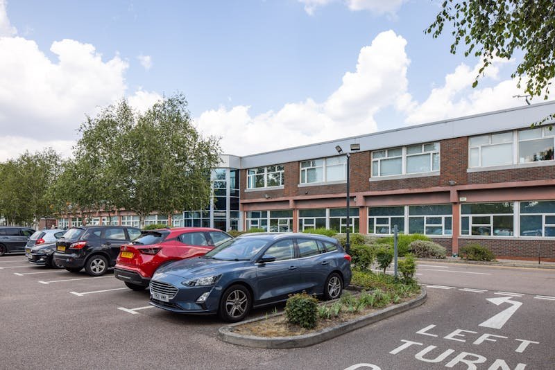 Office in Gatwick - photo 4