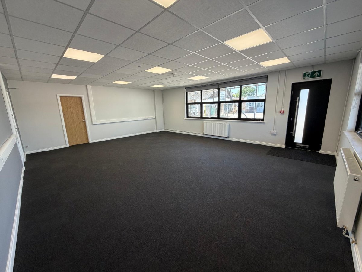 Office in Nottingham - photo 2