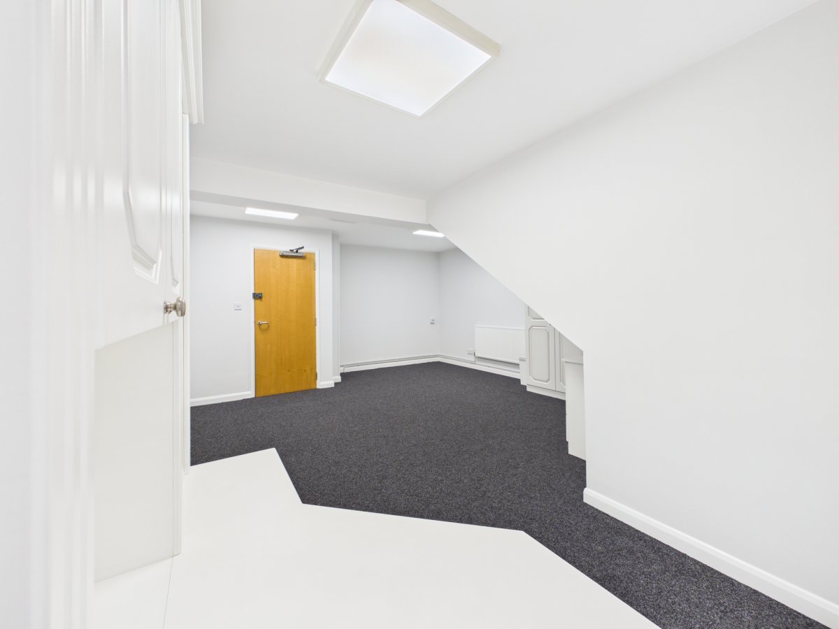 Office in Leicester - photo 2