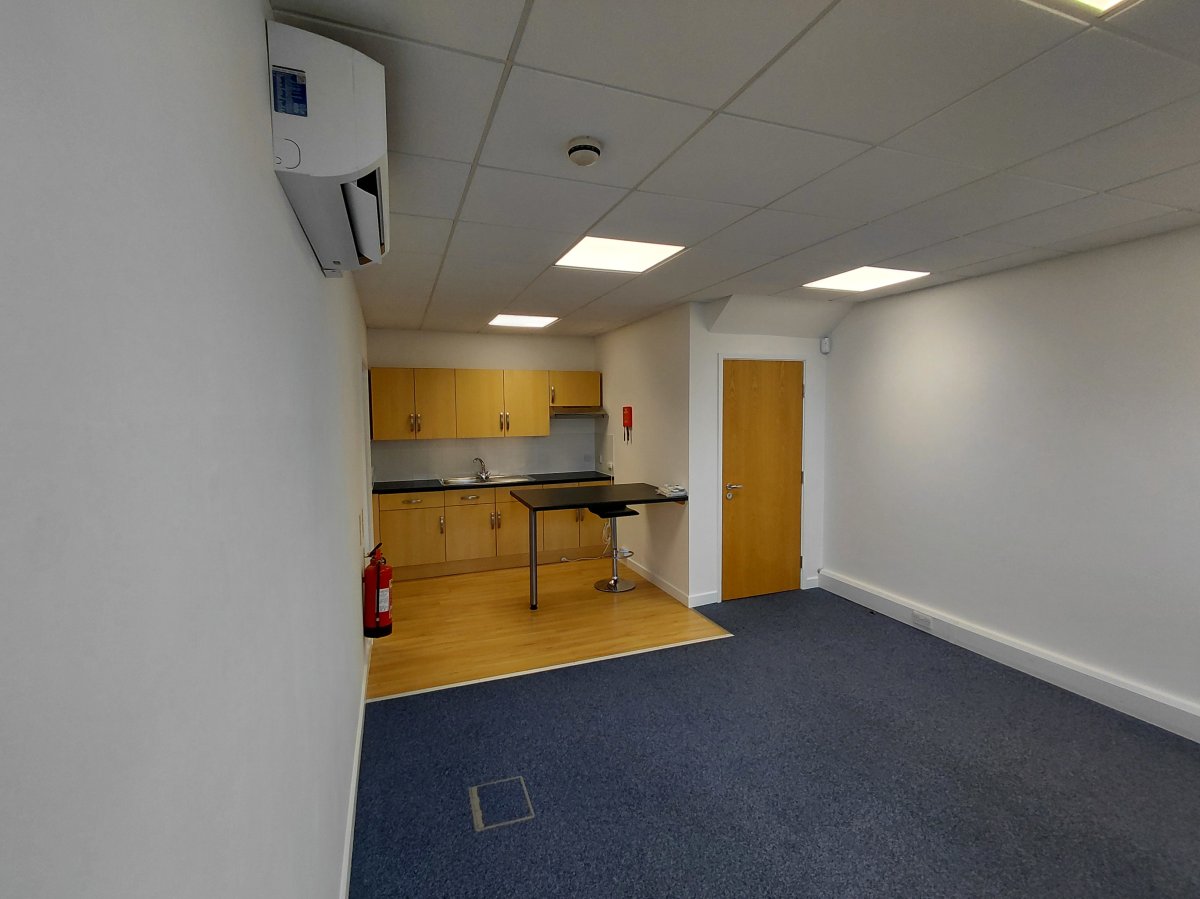 Office in Filton - photo 3