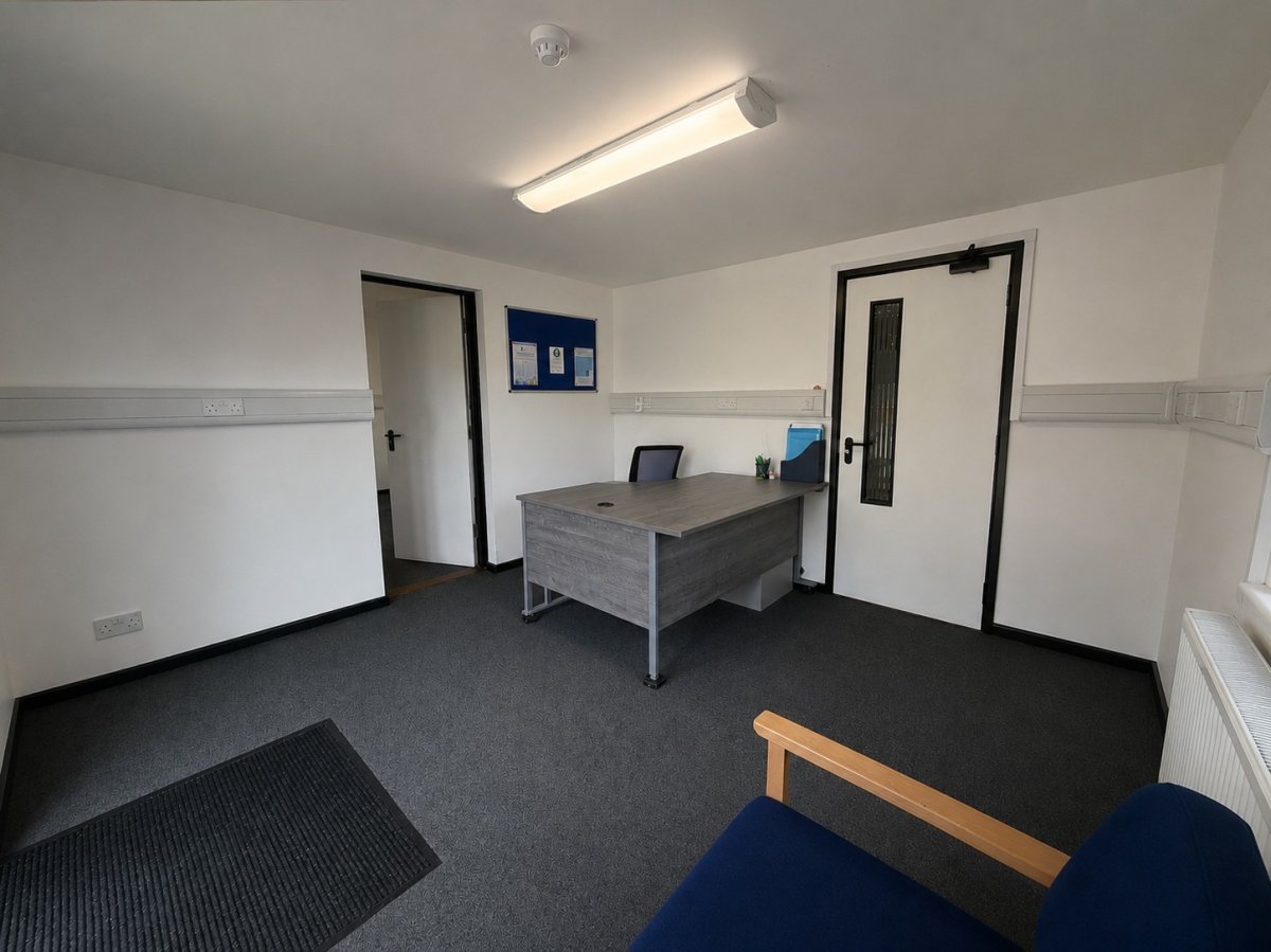 Office in Colchester - photo 3