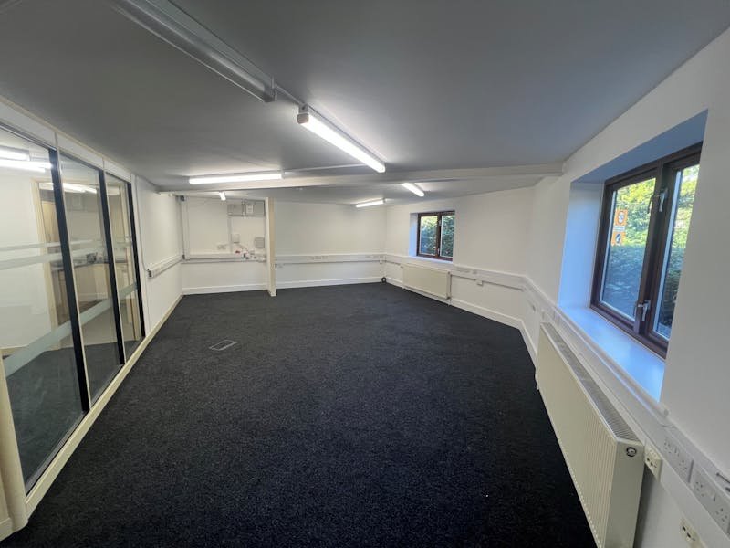 Office in Whaddon - photo 3