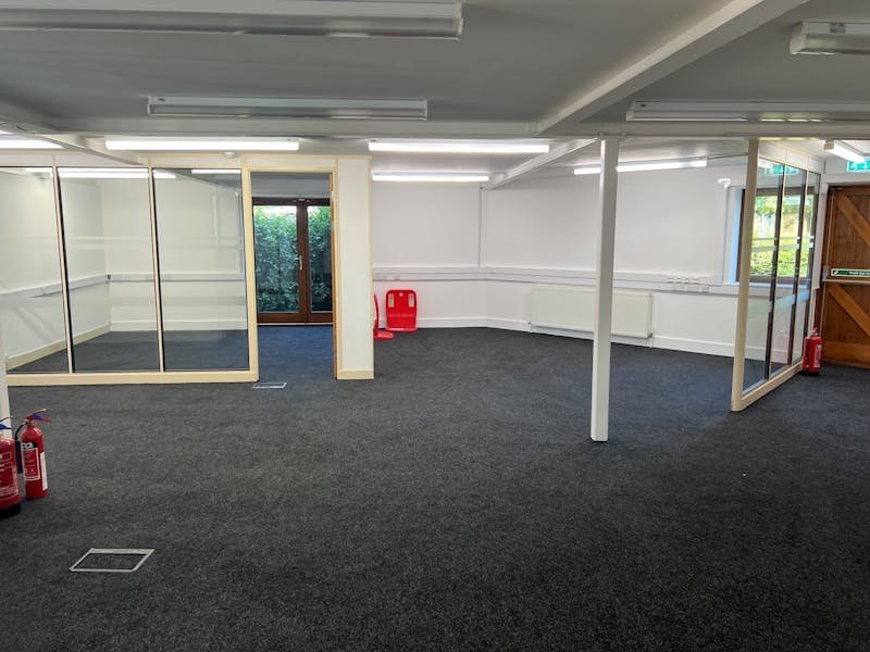 Office in Whaddon - photo 4