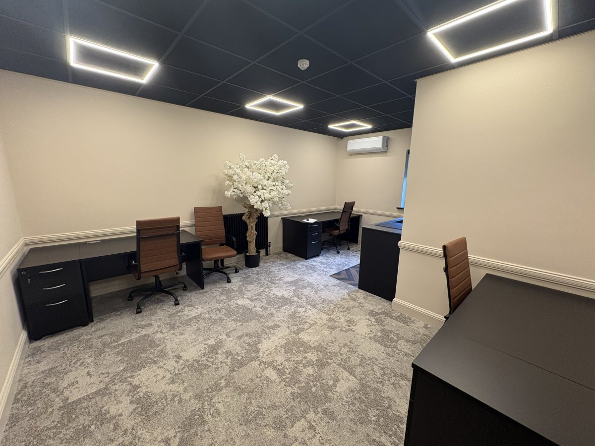 Office in Fareham - photo 4