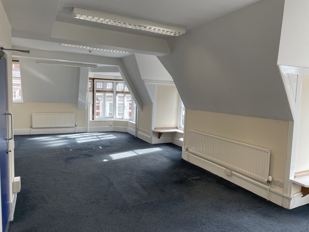 Office in Winchester - photo 4