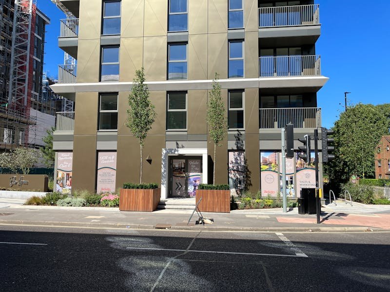 Office in Staines-upon-Thames - photo 2