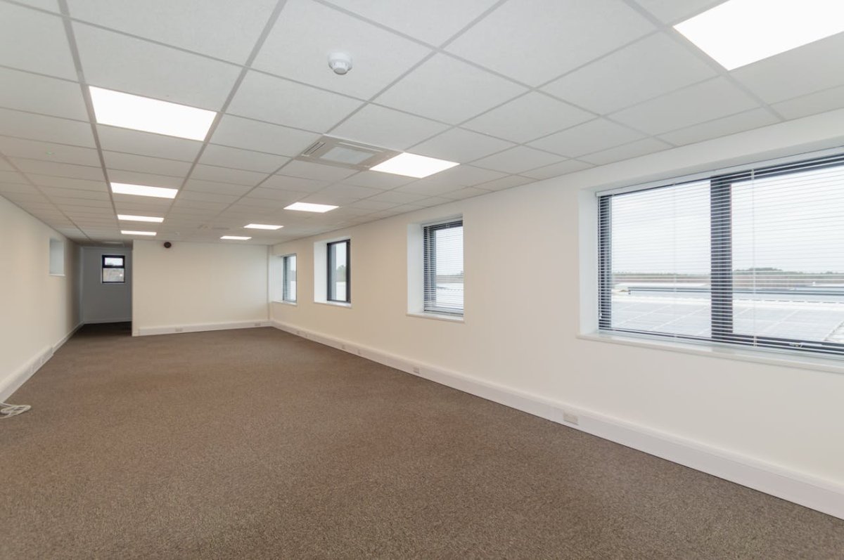 Office in Wimborne - photo 3
