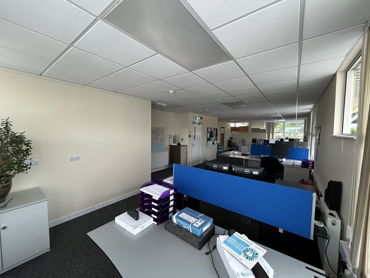 Office in Marsh Barton Trading Estate - photo 3