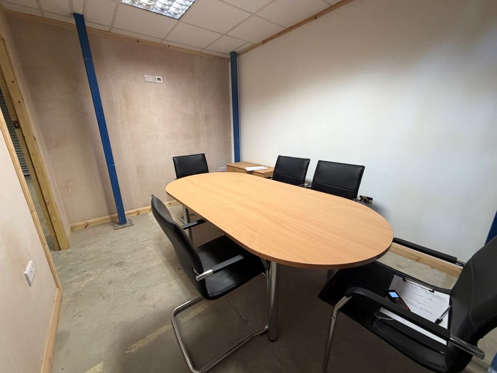 Office in Congleton - photo 2
