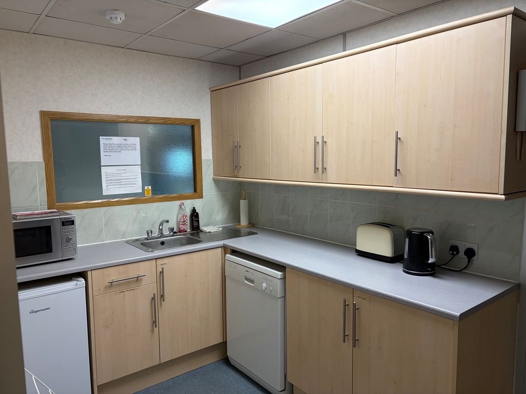 Office in Congleton - photo 4