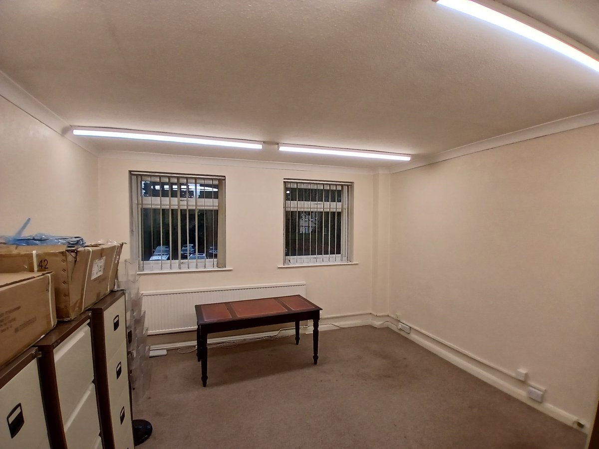 Office in Huntingdon - photo 4
