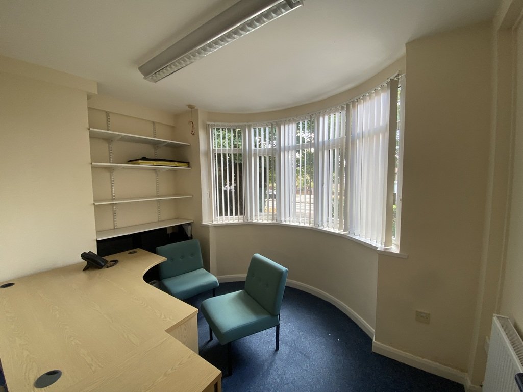 Office in Oldbury - photo 4