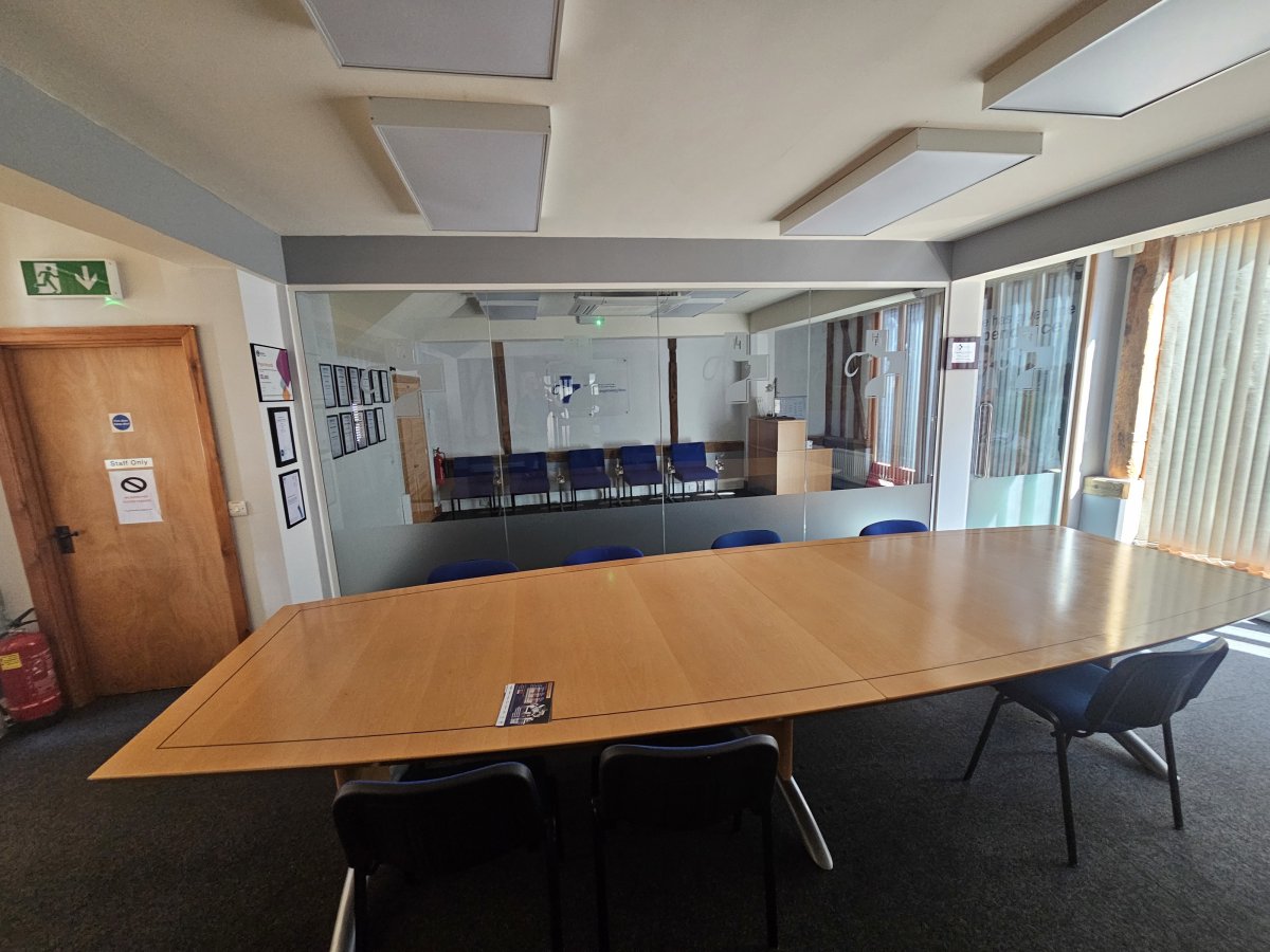 Office in Maidstone - photo 4